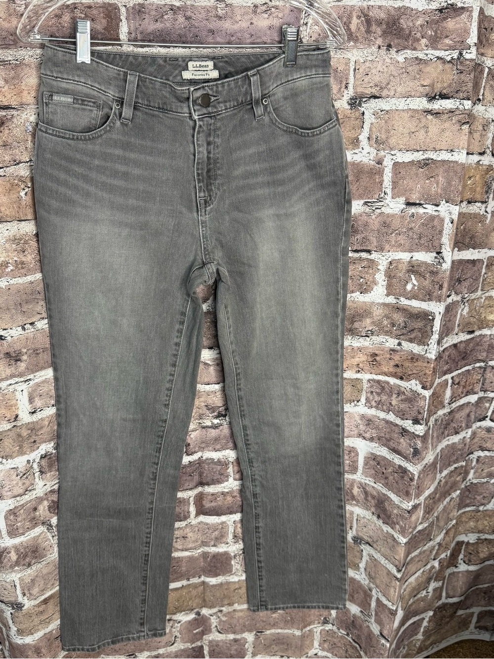 LL Bean Favorite Fit Jeans Womens 6 Regular Gray Wash Straight Leg Denim